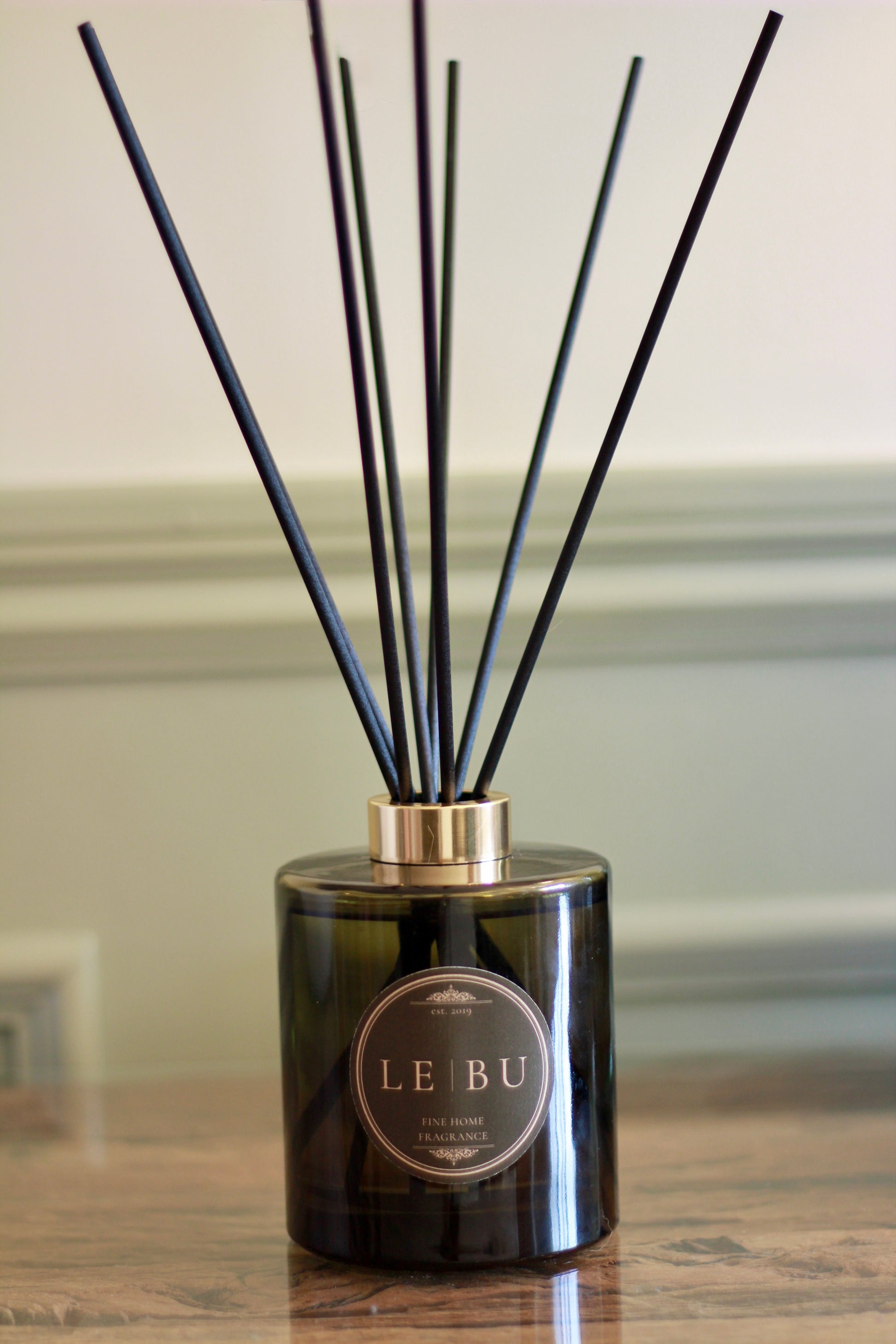 LE | BU fine home fragrance 500ml reed diffuser styled for living spaces