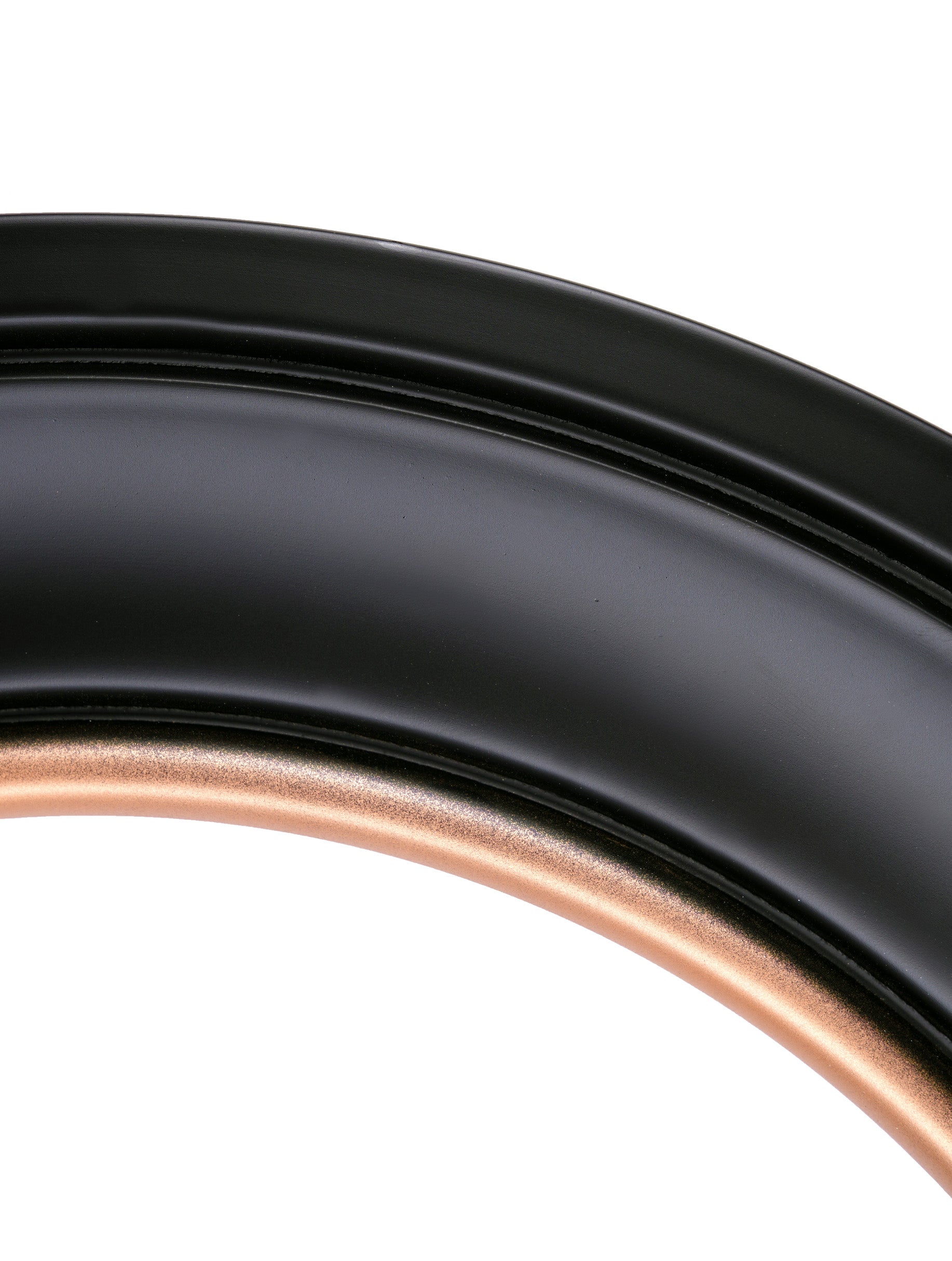 Lord Wagsalot – Gentleman Black Labrador Oxford Round Frame styled view – Leya Buster Interiors