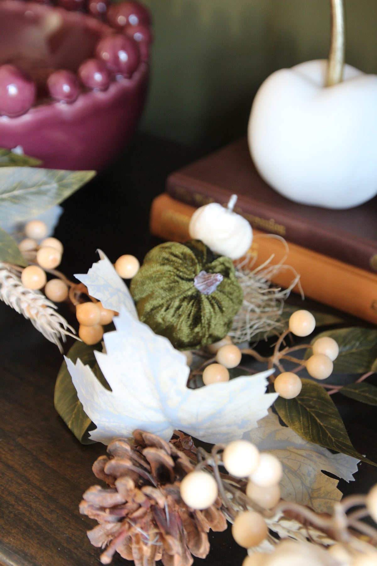 Harvest Woodland Pumpkin Garland detail view of pumpkins and foliage