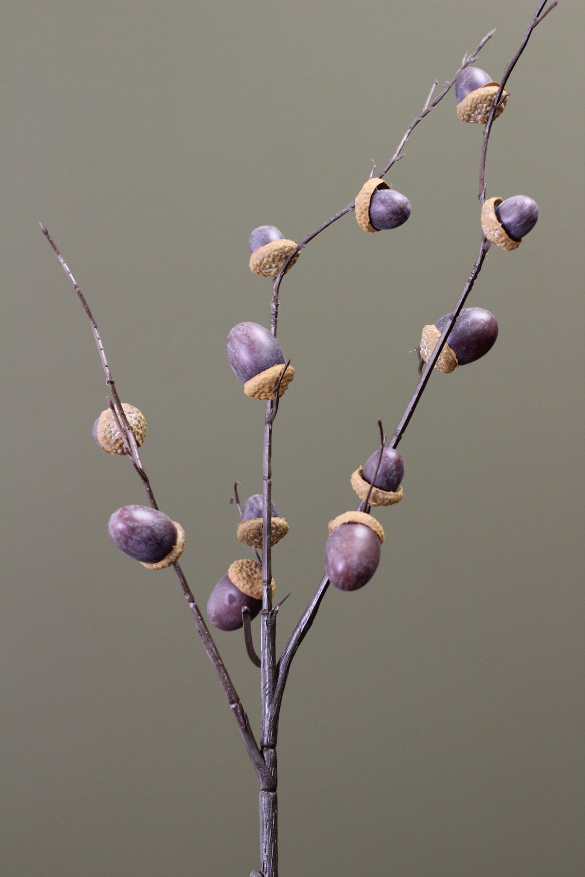Woodland Acorn Branch – Brown detail view of faux acorns and foliage