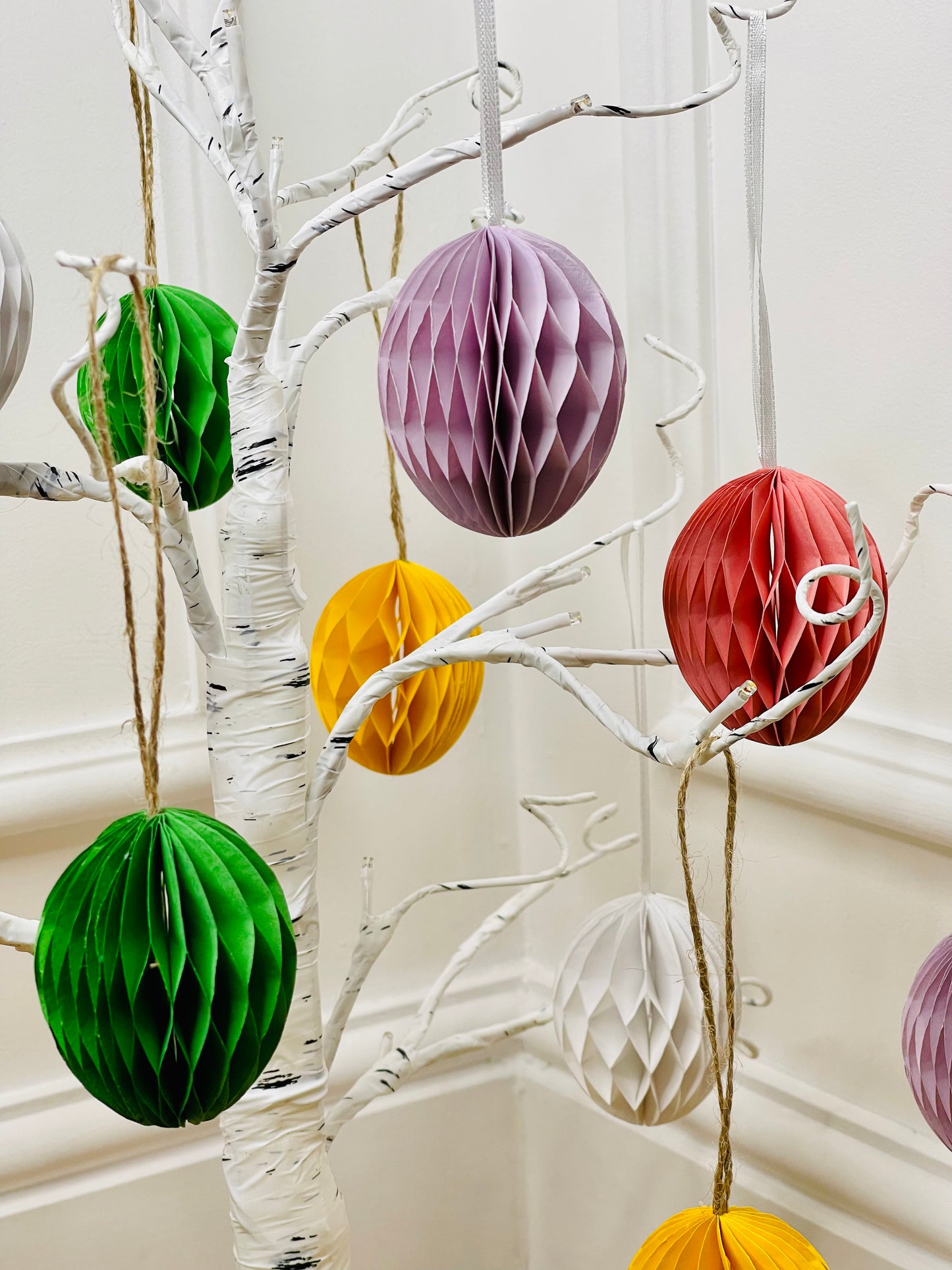 White Hanging Paper Easter Eggs – Set of 4 detail – Leya Buster Interiors